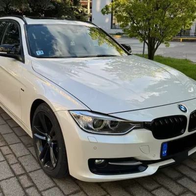 BMW F30 / F31 M Style priekšējās restes un spoguļu uzlikas, melnas, glancētas
