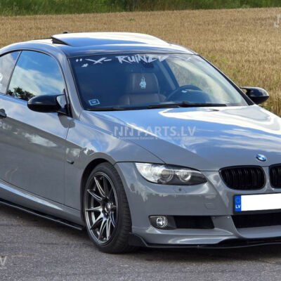 BMW E90 / E91 / E92 / E93 Pre-LCI M Style spoguļu uzlikas, melnas, glancētas uz auto