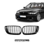 BMW E46 Sedan Touring LCI M Style priekšējās restes, nāsis, melnas, glancētas tuning detaļas no prriekšpuses uz auto