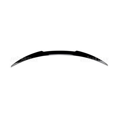 melns, spīdīgs 1. sērijas bmw e82 coupe m4 style spoileris no priekšas skata uz balta fona