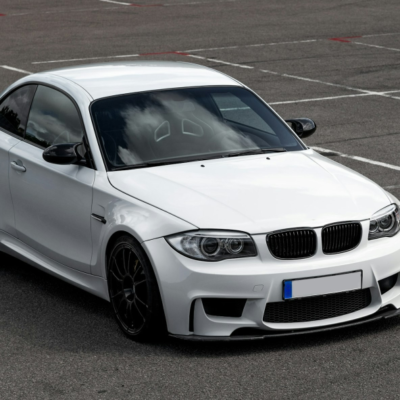 Melnas BMW E81 E82 E87 E88 LCI priekšējās restes, nāsis , tuning detaļas uz auto no sāna