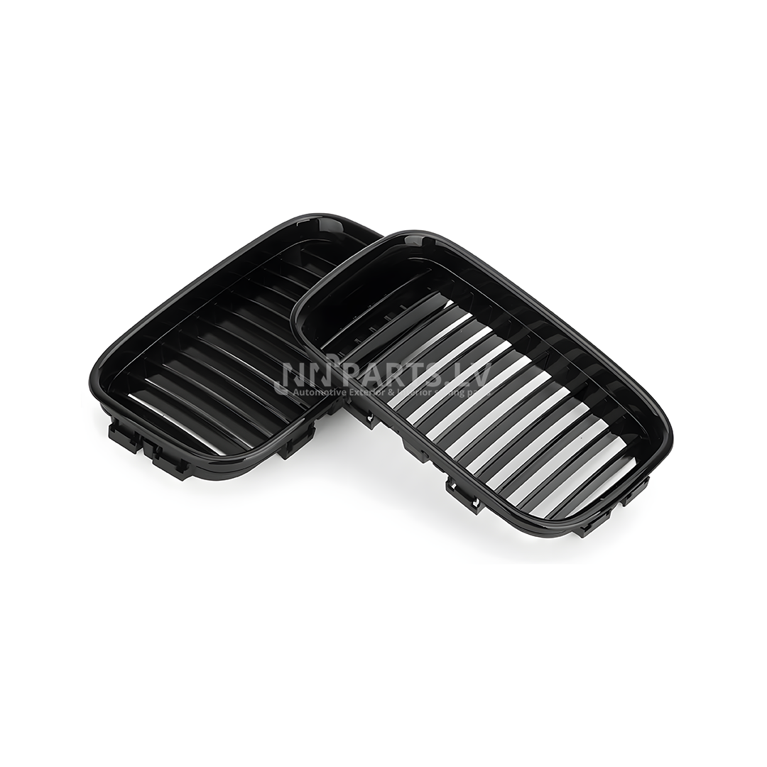 BMW E36 Pre-LCI M3 Style priekšējās restes BMW E36 Pre-LCI M3 Style priekšējās restes, nāsis, melnas, glancētas pa vidu