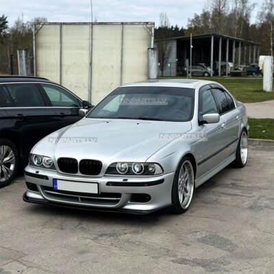 BMW E39 M Sport / M5 HM Style priekšējā bampera uzlika, lūpa, melna, spīdīga tuning lv detaļa uz auto no sāna