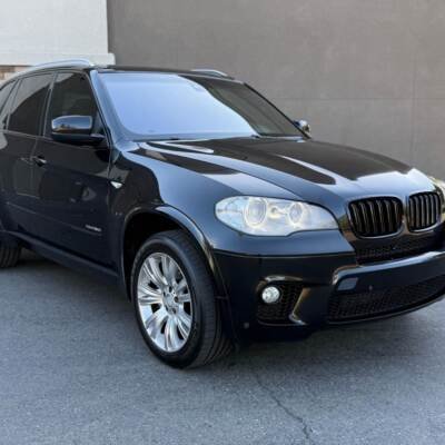 BMW E70 / E71 M Style priekšējās restes uz auto pa labi