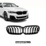BMW G30 / G31 / F90 LCI Performance priekšējā reste, melna glancēta, tuning detaļa uz auto no priekšas