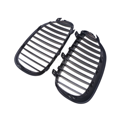 BMW E60 / E61 priekšējās restes, black gloss, no iekšpuses