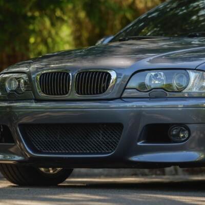 BMW E46 M3 Style priekšējais bamperis uz auto no kreisās puses