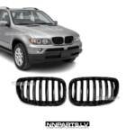 BMW X5 E53 LCI priekšējās restes, black gloss (04-06), melnas, glancētas nāsis, tuning detaļas priekš bmw e53 uz auto