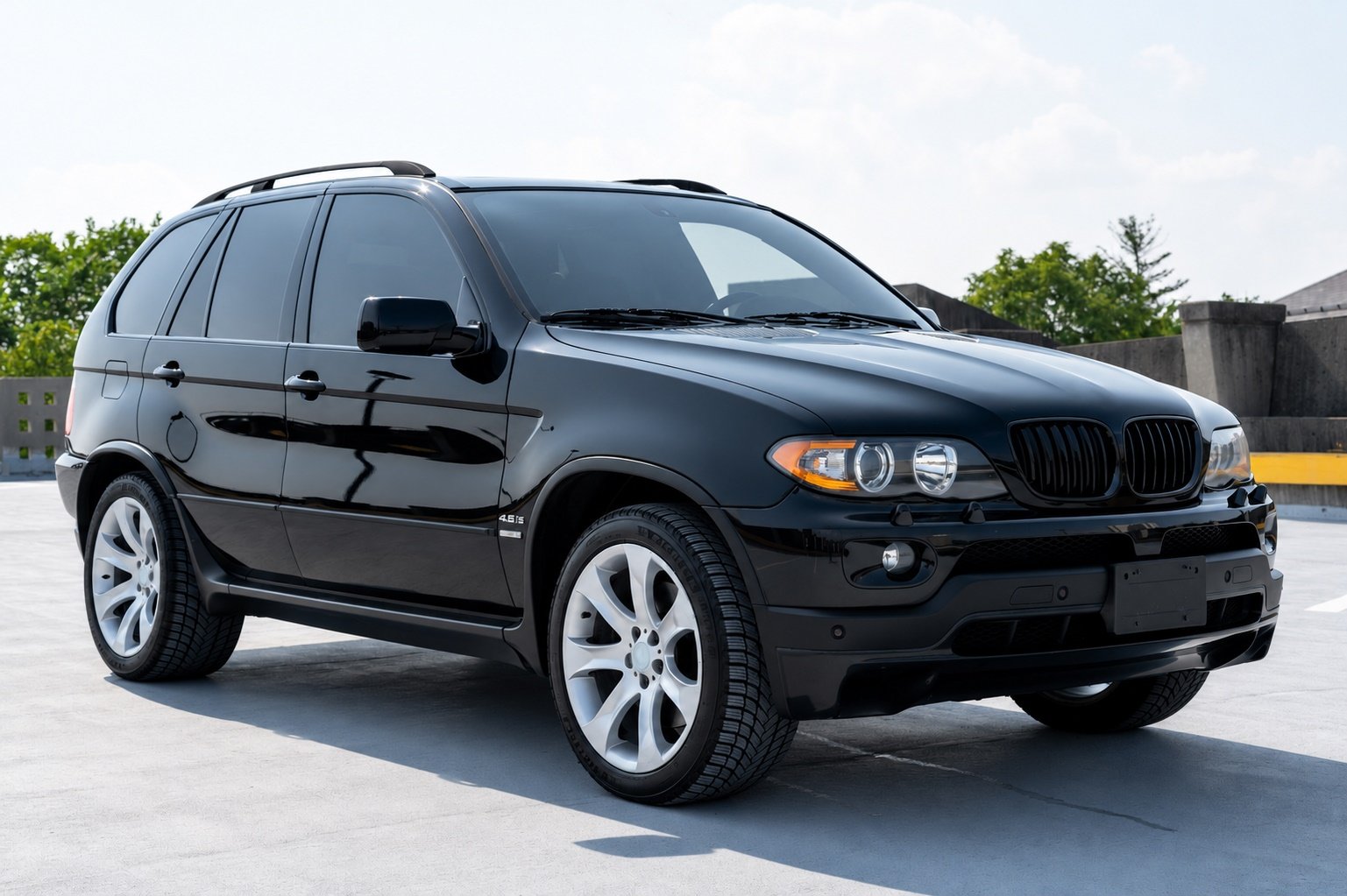 BMW X5 E53 LCI priekšējās restes, black gloss (04-06) BMW X5 E53 LCI priekšējās restes, black gloss (04-06), melnas, glancētas nāsis, tuning detaļas priekš bmw e53
