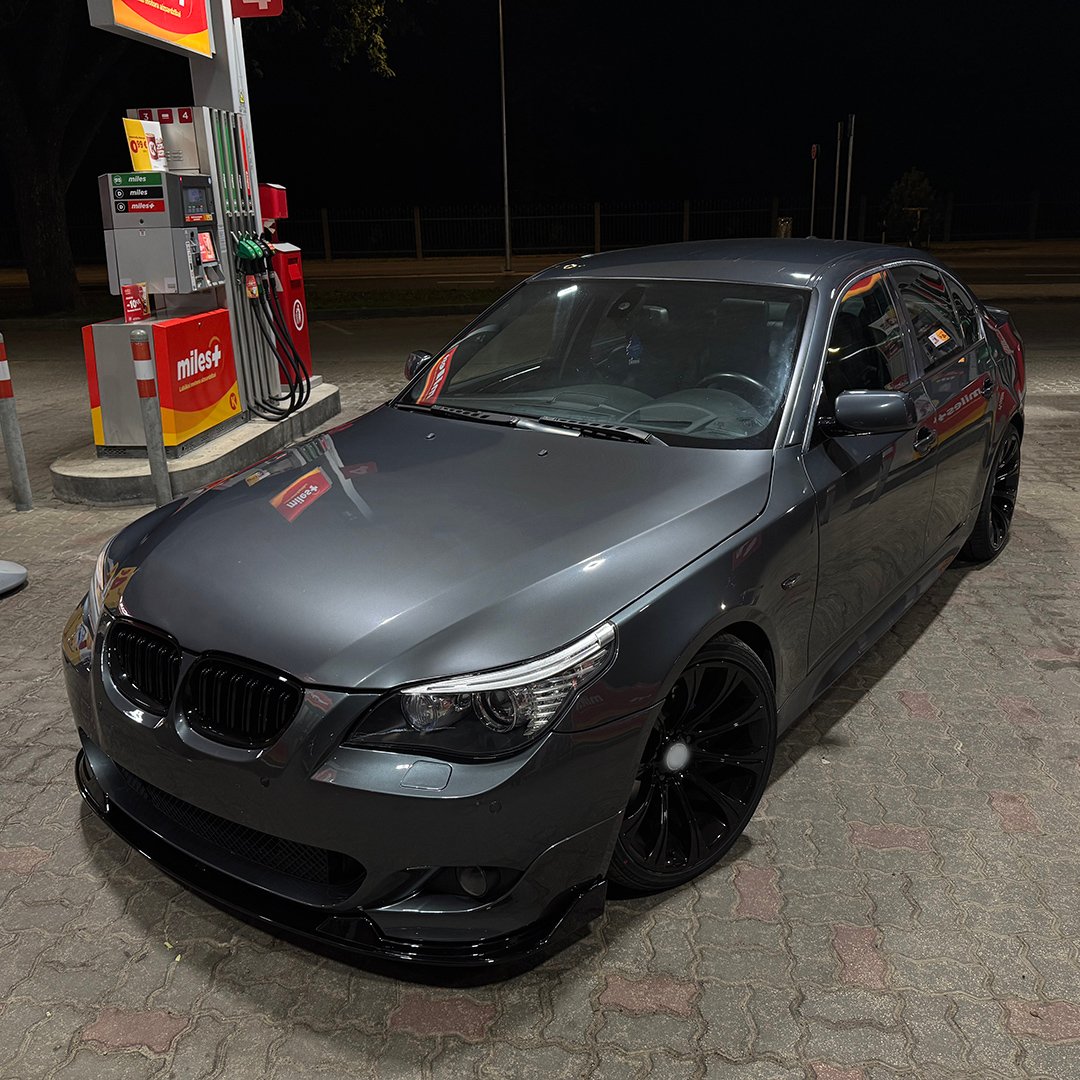 BMW E60 / E61 M Sport HM Style priekšējā bampera uzlika BMW E60 / E61 M Sport HM Style priekšējā bampera uzlika, lūpa uz auto pa kreisi 2