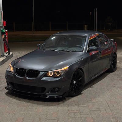 BMW E60 / E61 M Sport HM Style priekšējā bampera uzlika, lūpa uz auto pa kreisi1