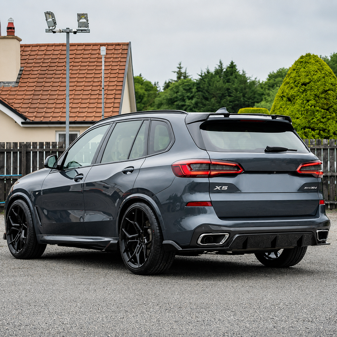 BMW X5 G05 Pre-LCI M Sport Aero Style aizmugurējā bampera diffuzors (19-23) BMW X5 G05 Pre-LCI M Sport Aero Style aizmugurējā bampera diffuzors (19-23), melns, glancēts bampera spoileris, tuning detaļas uz auto no kreisās puses