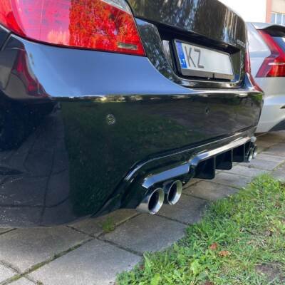 BMW E60 / E61 M Sport Performance aizmugurējā bampera diffuzors 5