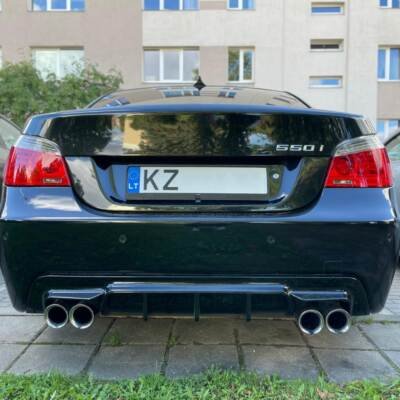 BMW E60 / E61 M Sport Performance aizmugurējā bampera diffuzors 7