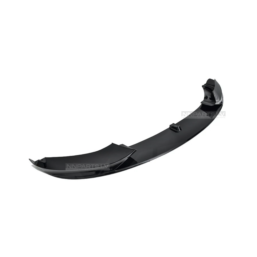 BMW F32 / F33 / F36 M Sport priekšējā bampera uzlika V2 BMW F32 / F33 / F36 M Sport priekšējā bampera uzlika V2, lūpa. spliteris, melna, glancēta tuning detaļa priekš 4sērijas pa vidu no sāna