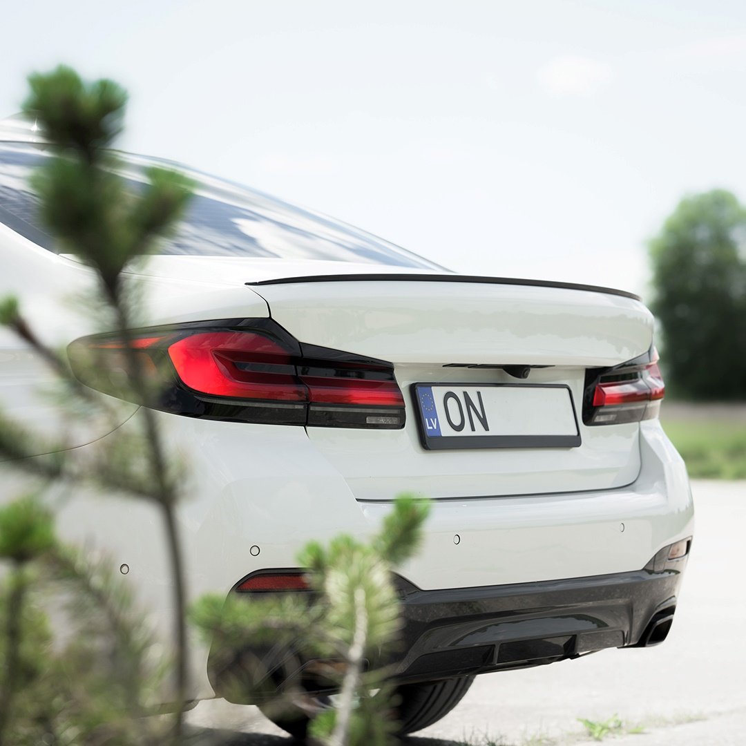 BMW G30 / F90 M5 Style bagāžnieka spoileris BMW G30 / F90 M5 Style bagāžnieka spoileris, melns, glancēts, tuning detaļas priekš 5sērija uz auto pa kreisi