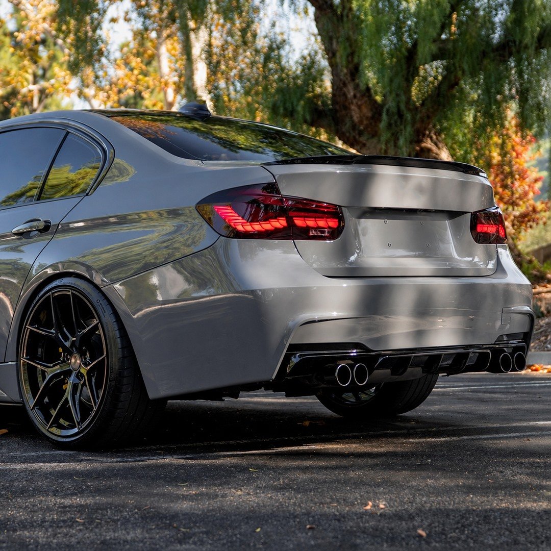 BMW F30 M Sport BMW F30 / F80 M3 Performance bagāžnieka spoileris uz auto 1